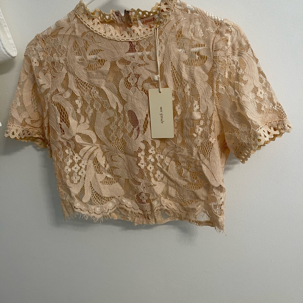 Top  woman , Size - L , color beige
